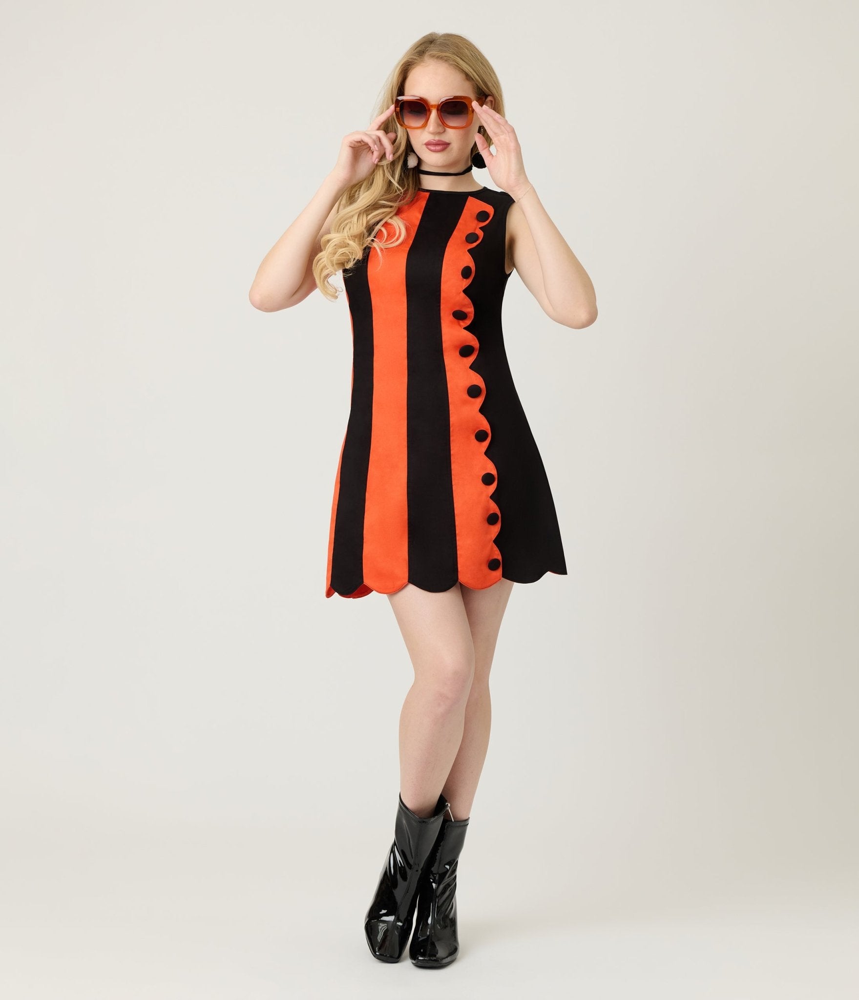 smak-parlour-orange-black-stripe-scallop-mini-dress-1561256.jpg